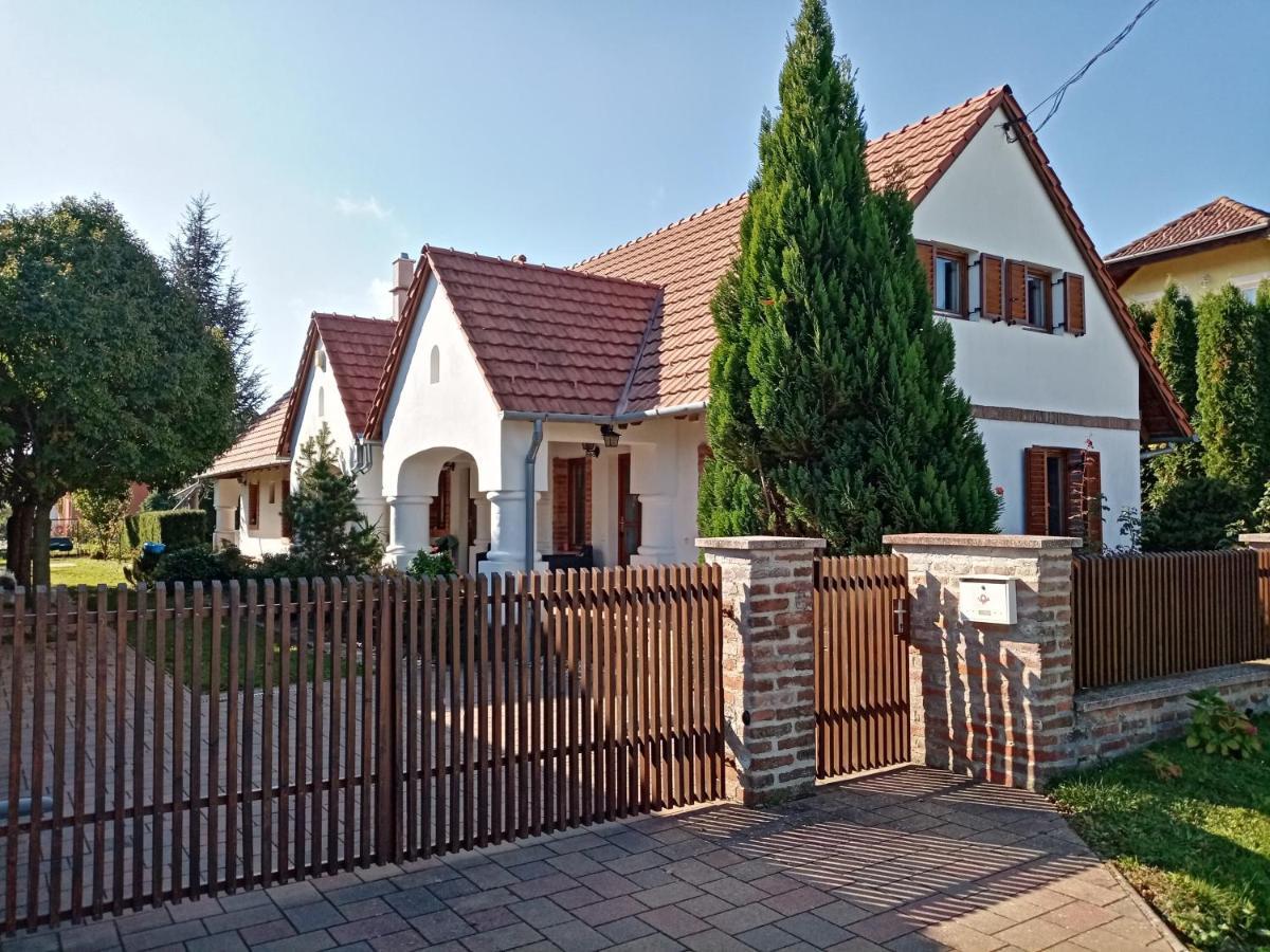 Negy Evszak Apartmanhaz Залакарос Екстериор снимка